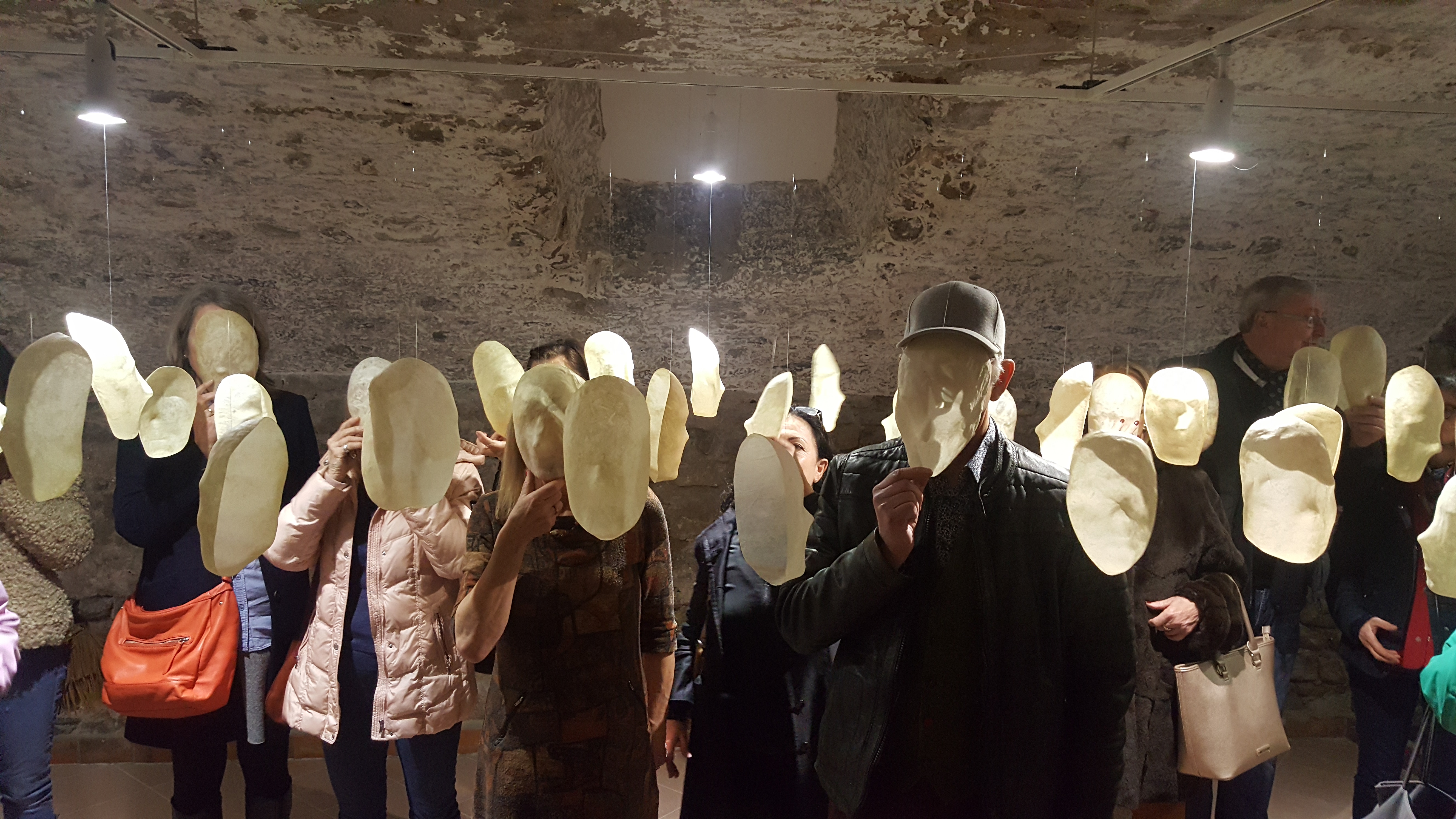 Interaktive Installation "Inkogmito" in der Ausstellung, Kunstforum Seligenstadt